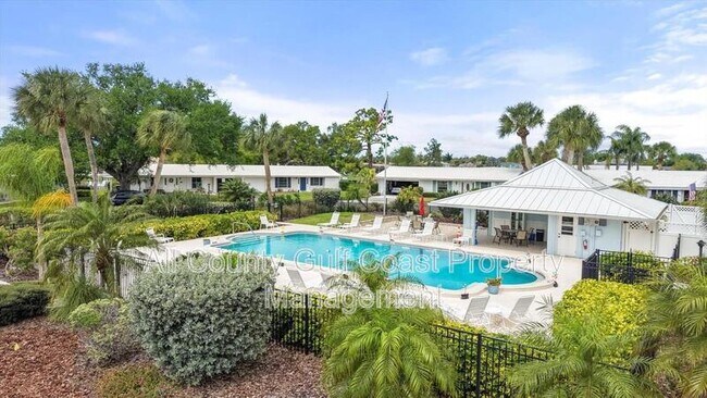 Building Photo - 325 Englewood Isles Pkwy