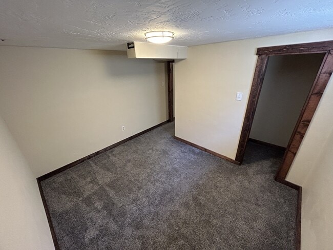 Building Photo - 129 Cohosset Dr