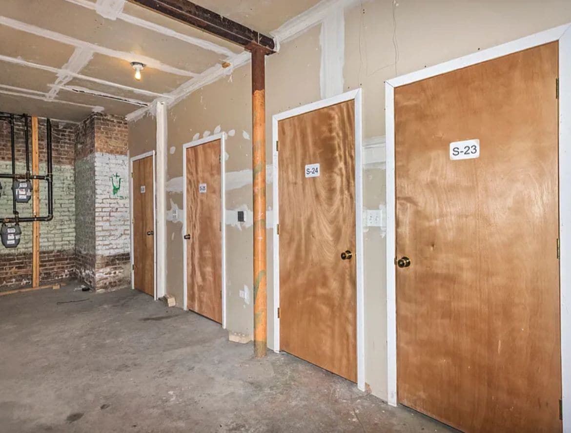 Building Photo - 5252 S Drexel Ave