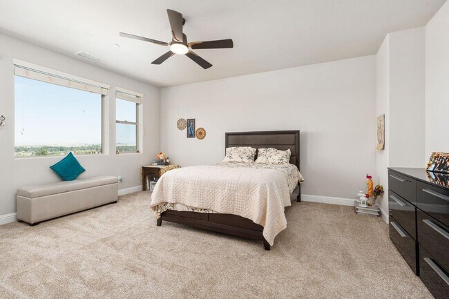 Building Photo - Copper River Canvas on the Bluffs! 4B/3BA ...