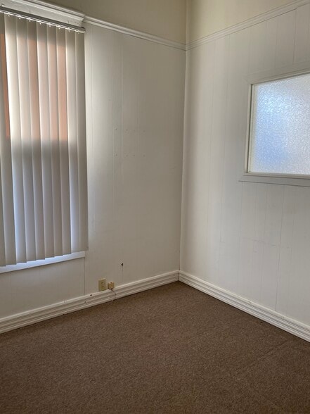 Building Photo - 307 E Ocean Ave