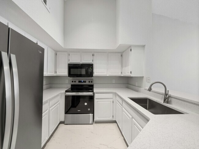 Building Photo - 8300 Elm Park Dr