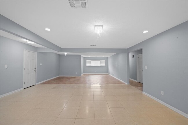 Building Photo - 12735 Memorial Dr