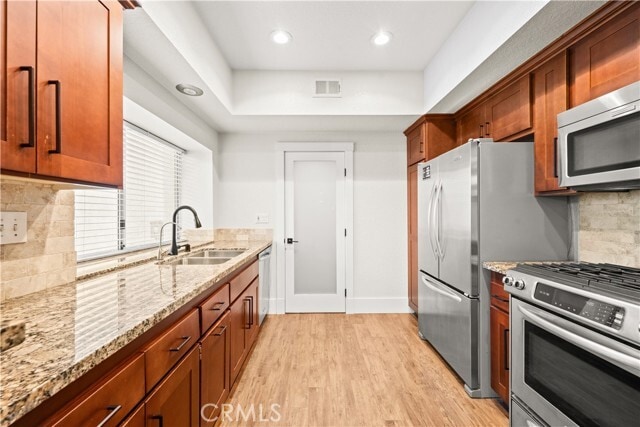 Building Photo - 15 Silver Glade Dr