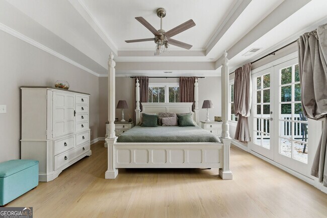 Building Photo - 302 Hascall Rd NW