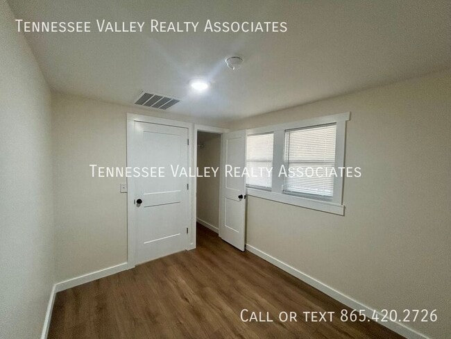 Building Photo - 2321 Bradford St