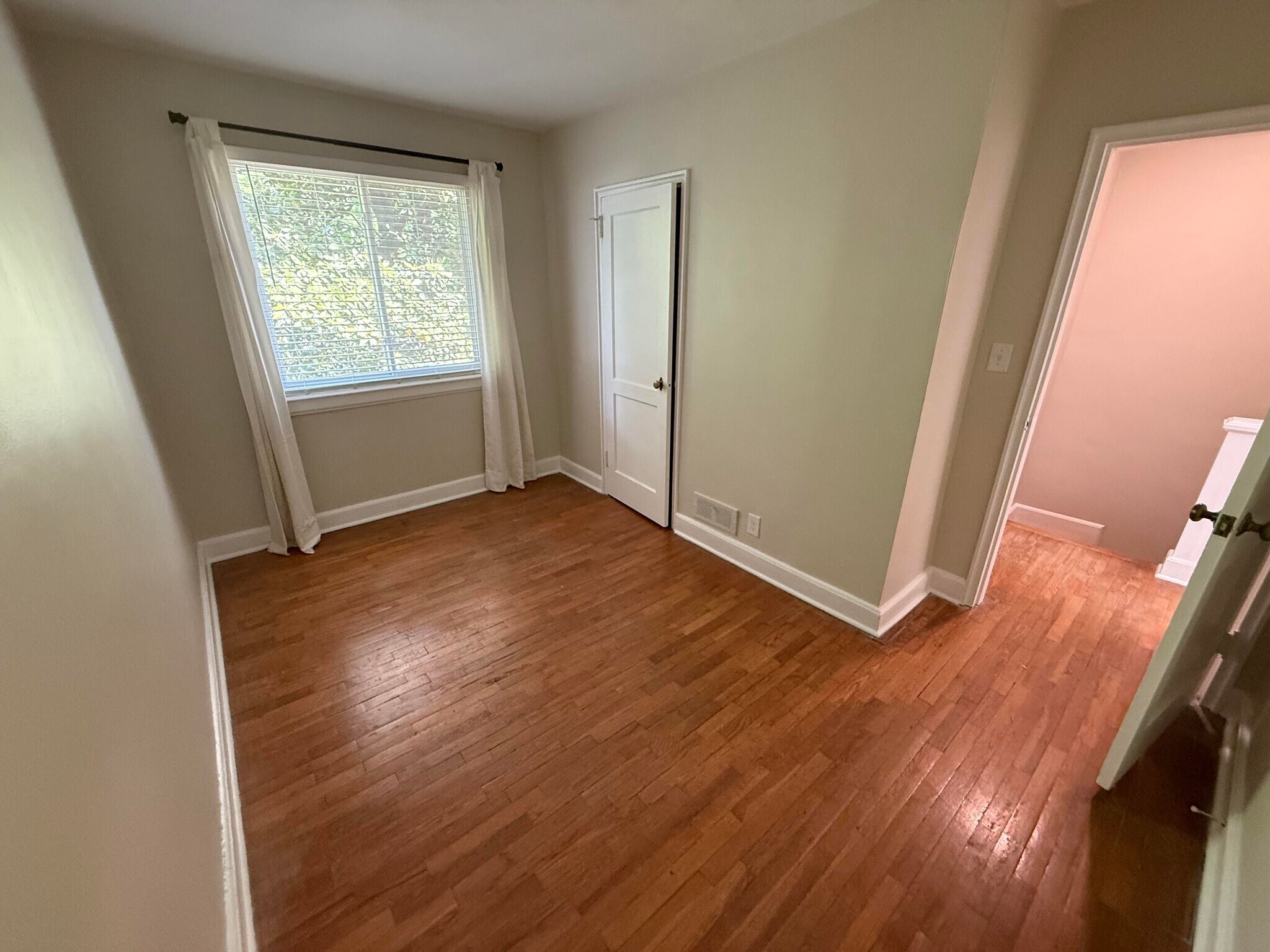 Building Photo - 2625 Greenbrier Rd