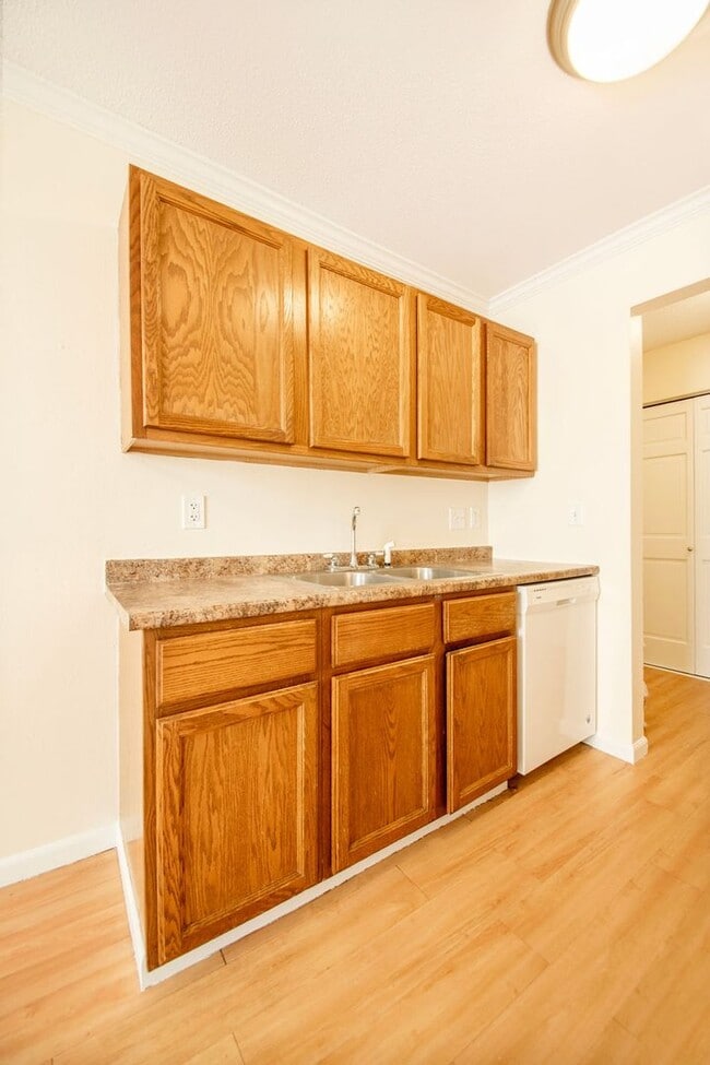 Interior Photo - Excelsior Manor Apartments