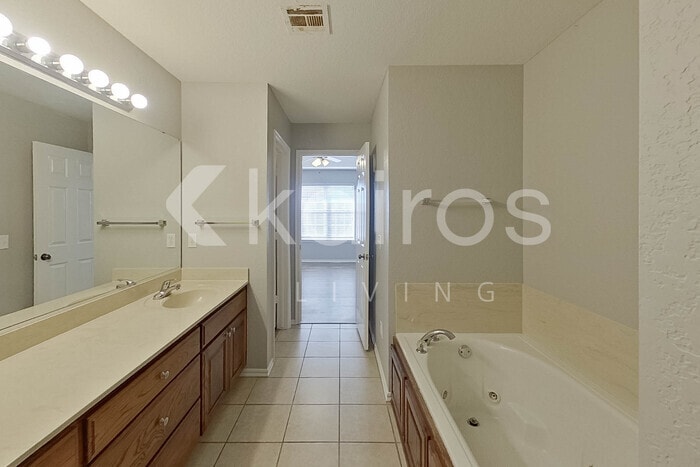 Building Photo - 704 SW 161st St