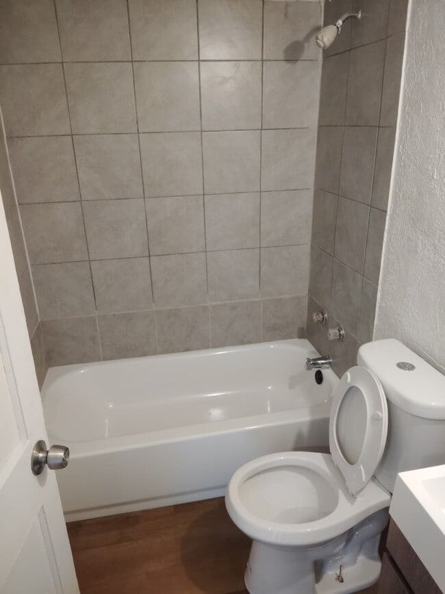 Building Photo - 3800 NE 12th Ave