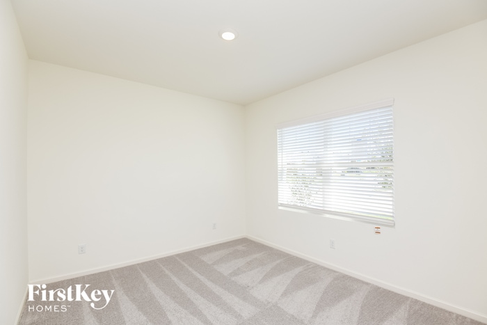 Building Photo - 8356 Hawkview Dr