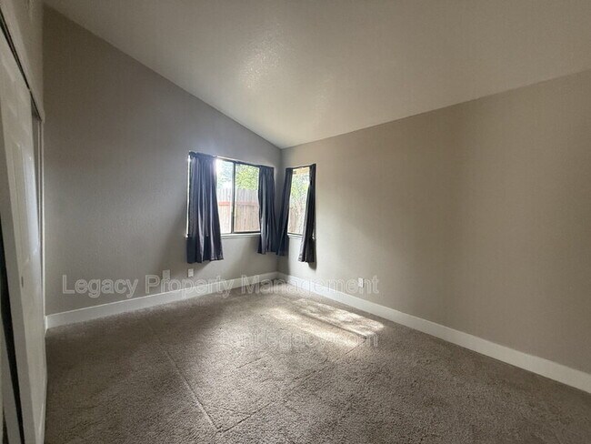 Building Photo - 7059 Sprig Dr