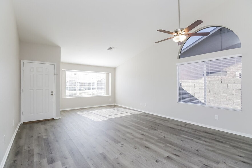 Building Photo - 6236 Colby St