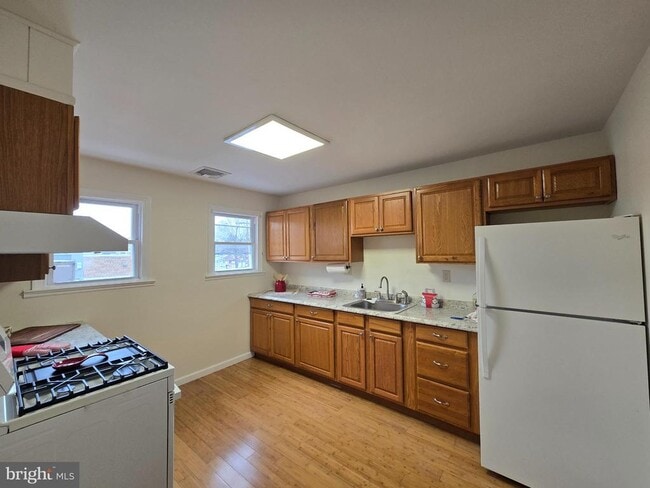 Building Photo - 130 S Broadway