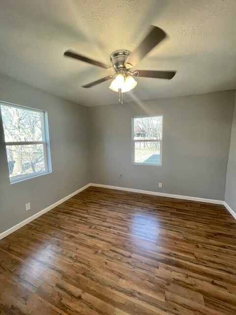 Building Photo - 913 Susan St