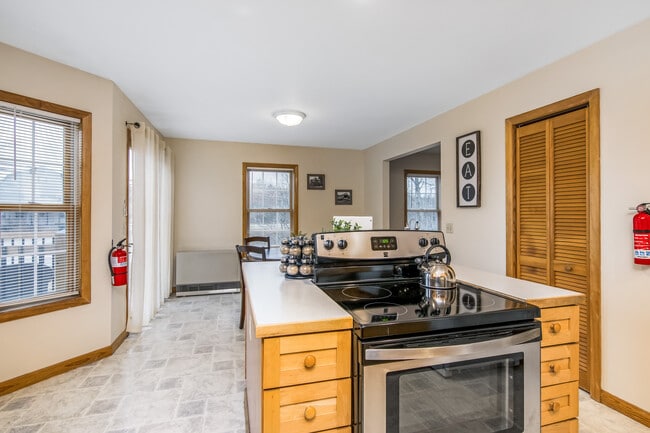 Building Photo - 18 Forgan Ln