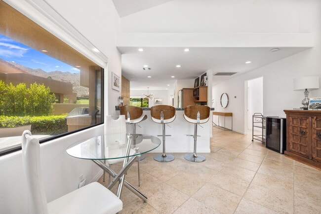 Building Photo - 73416 Mariposa Dr