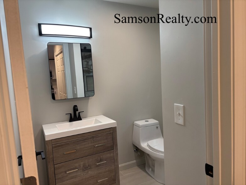 Building Photo - 39 Schofield St