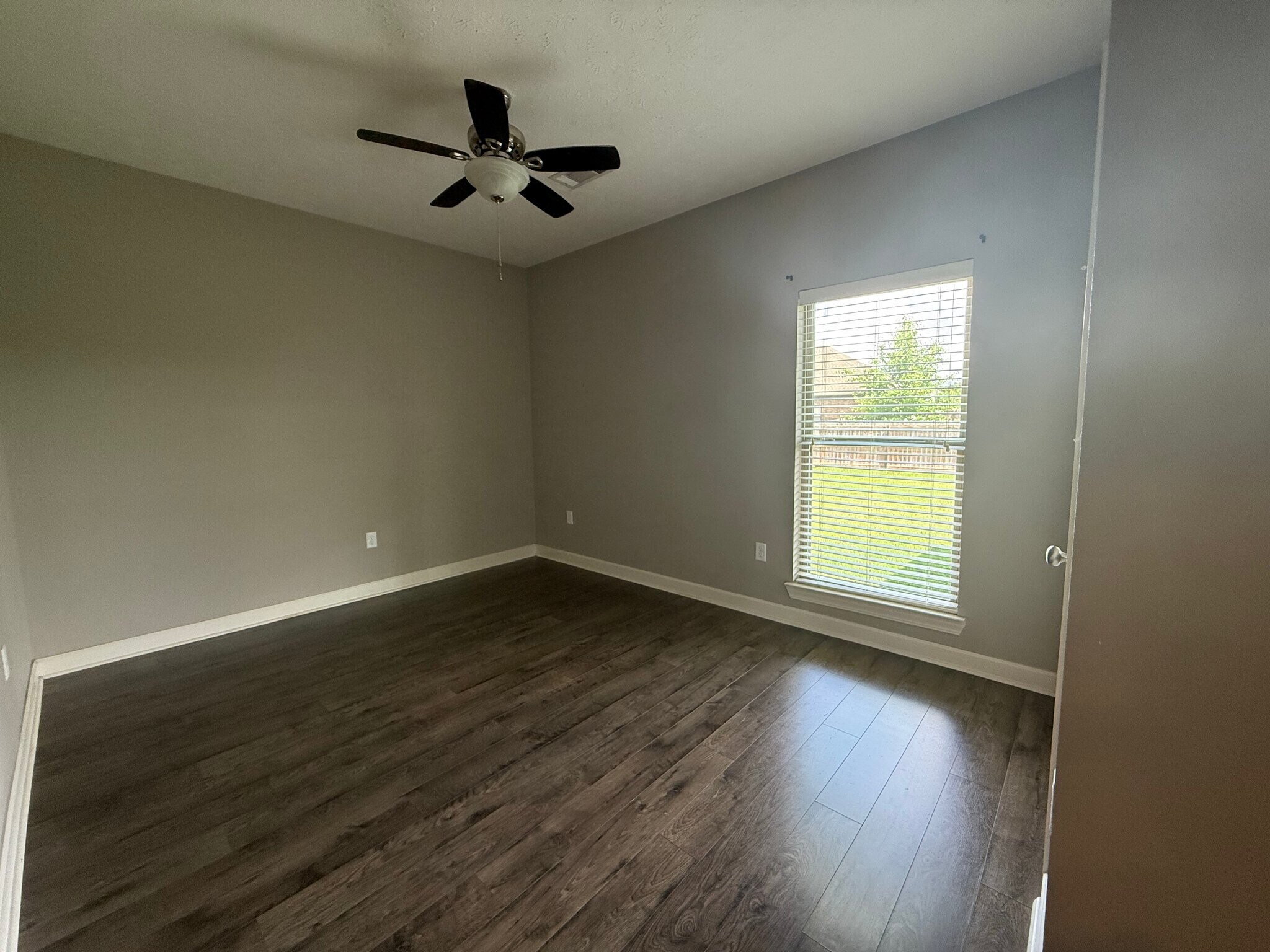 Building Photo - 1220 Andrews Dr
