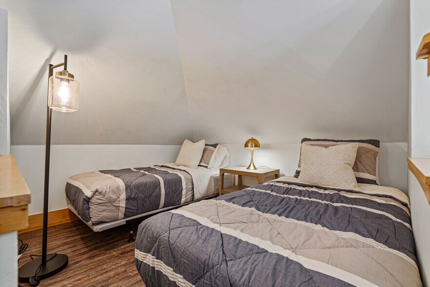 Building Photo - 1488 Park Ave