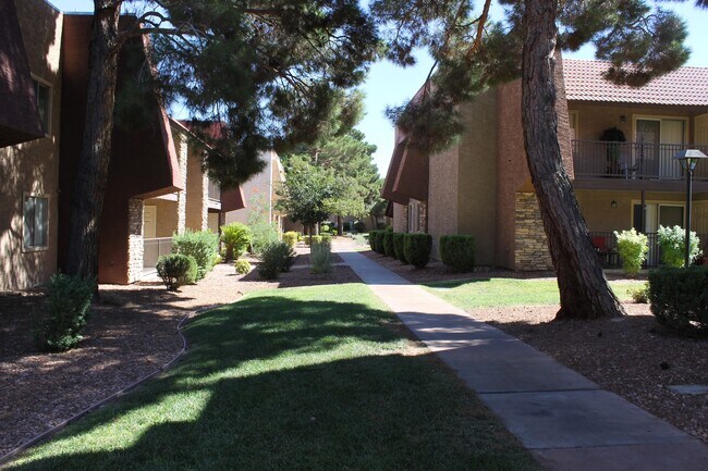 Building Photo - CUTE CONDO 1 BEDROOM, 1 BATHROOM, NEAR STR...