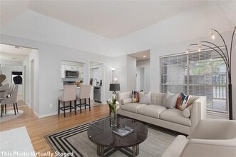 Building Photo - 9142 Emberglow Ln