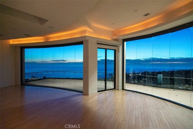 Building Photo - 648 Mystic View