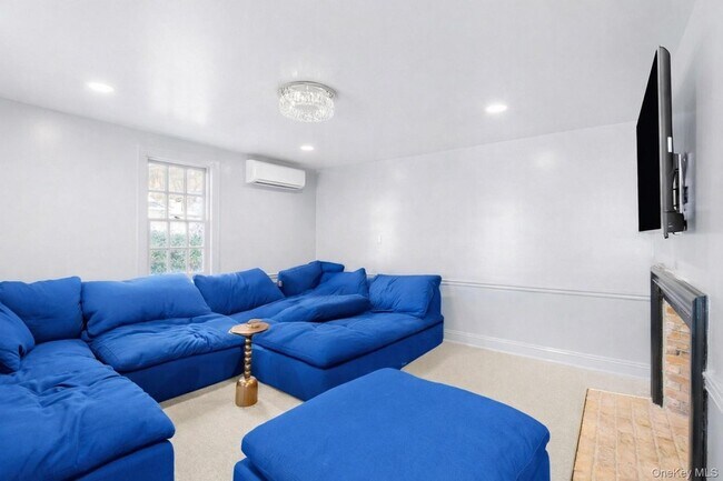 Building Photo - 232 N Country Rd