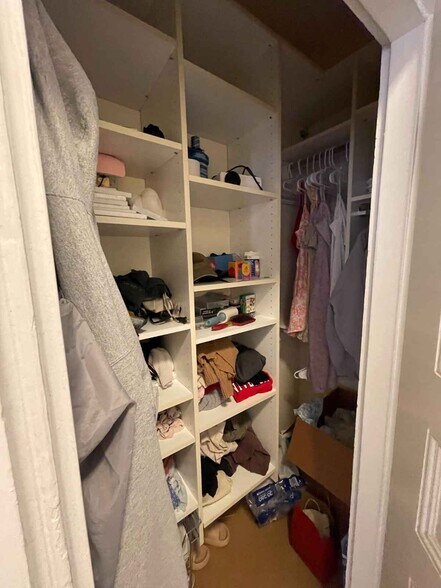 Building Photo - 591 Beacon St