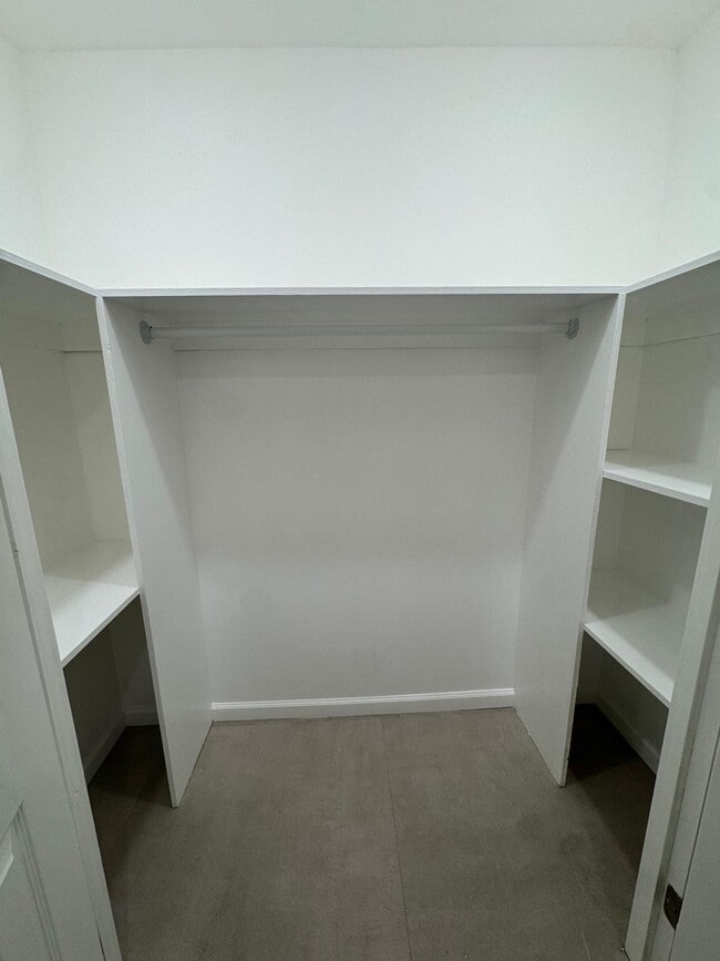 Building Photo - 566-568 Newark Ave