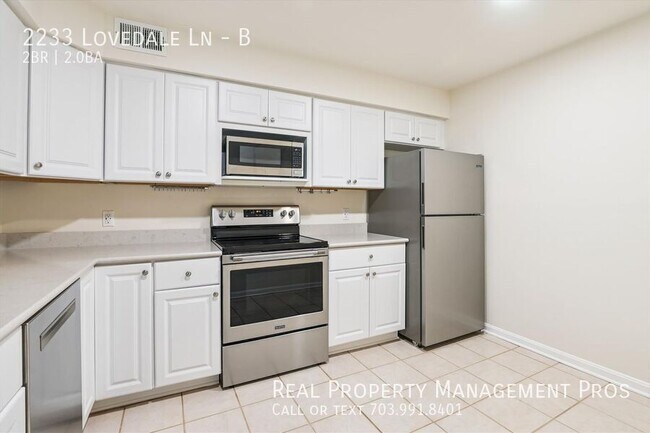 Building Photo - 2233 Lovedale Ln