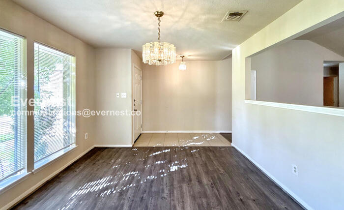 Building Photo - 1018 Valley Ranch Dr