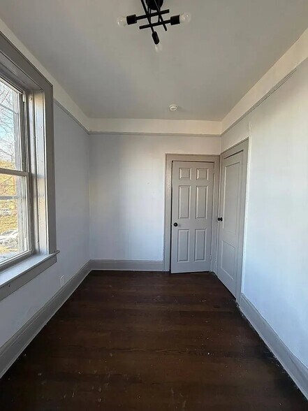 Building Photo - 717 Arlington Ave