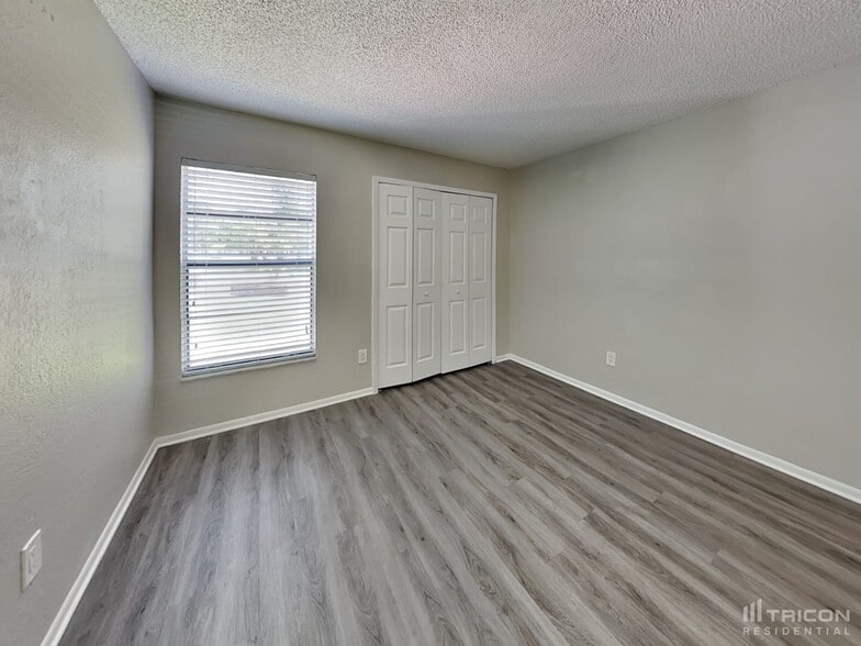 Building Photo - 860 N Lake Sterling Ct