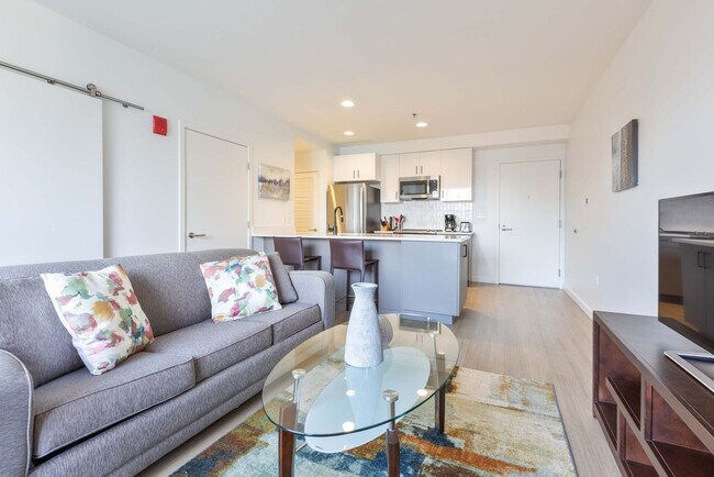 Building Photo - 250 Kendall St