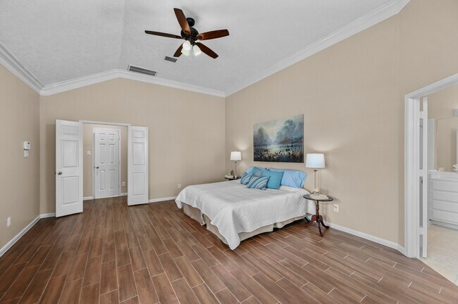 Building Photo - 1122 Wellshire Dr