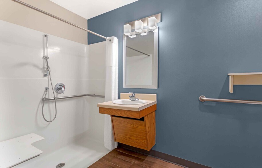 Building Photo - Furnished Studio-Fort Myers - Northeast