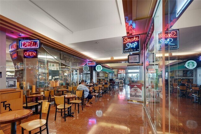 Building Photo - 1717 N Bayshore Dr