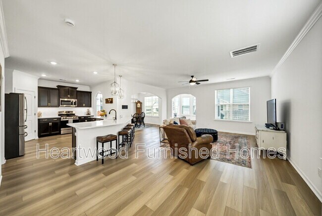 Building Photo - 924 Windchase Wy