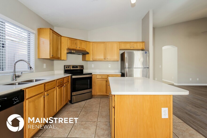 Building Photo - 1210 E Rosemonte Dr
