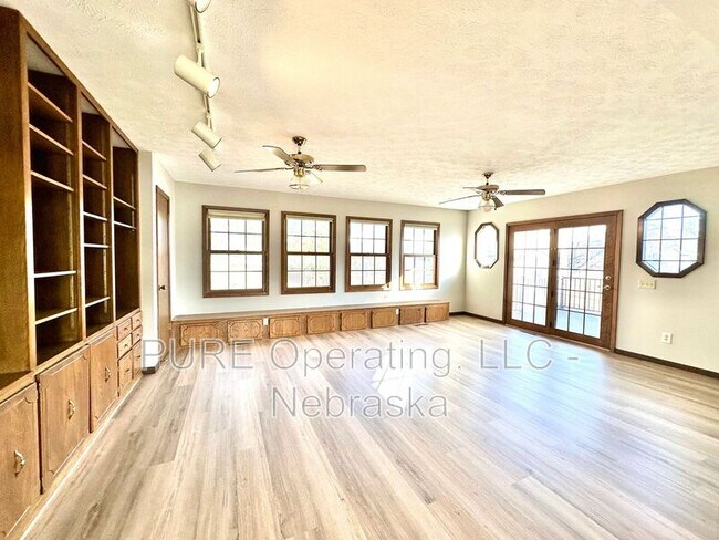 Building Photo - 13007 S 35th St