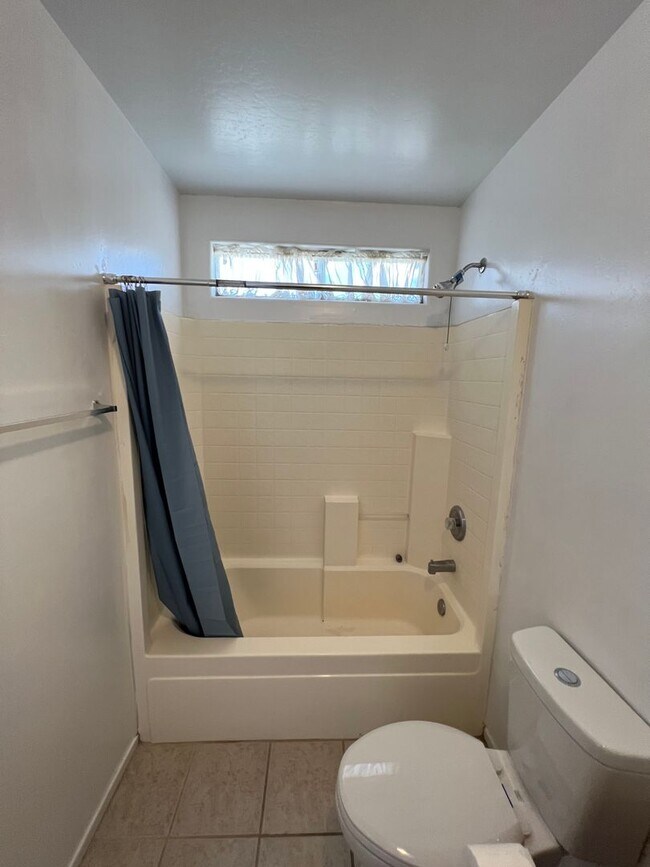 Building Photo - 1516 Hadar Rd