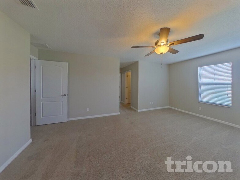 Building Photo - 2076 Bent Grass Ave