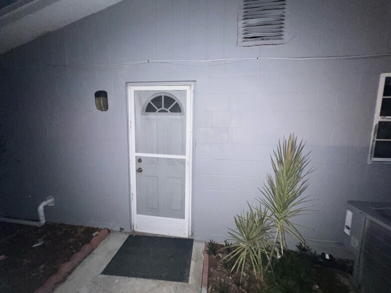 Building Photo - 6439 Willow Wood Ln