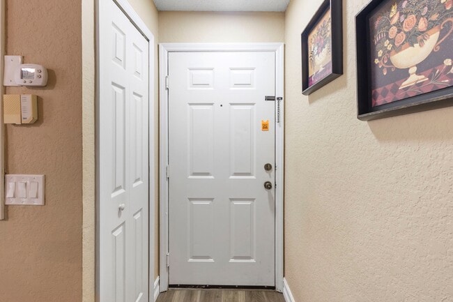 Building Photo - 13016 Plantation Park Cir