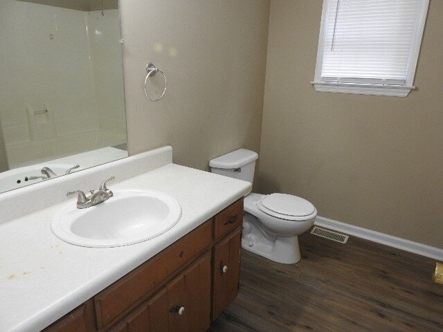 Building Photo - 805 Albin Ct
