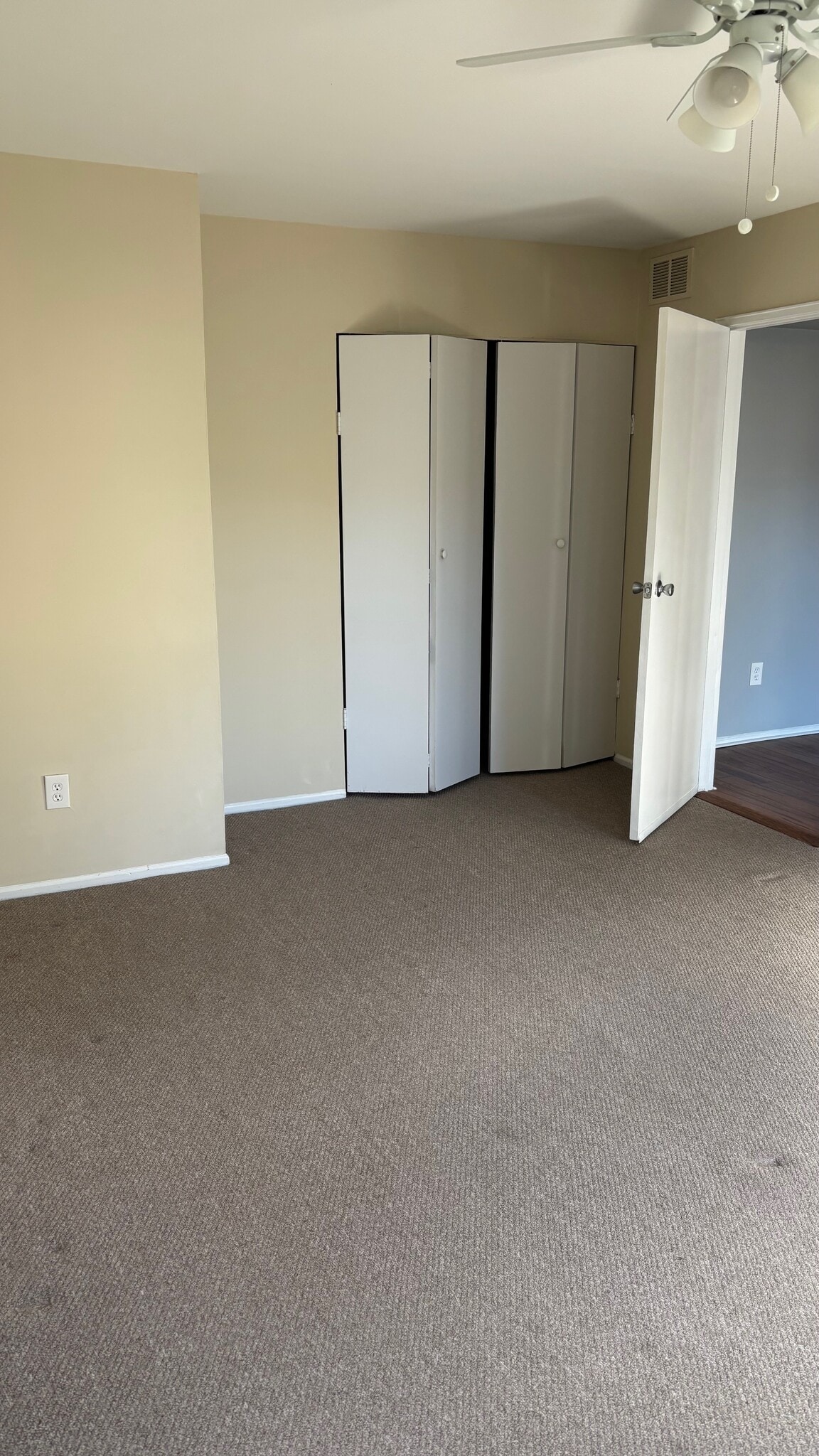 Building Photo - 30-13 Prospect St