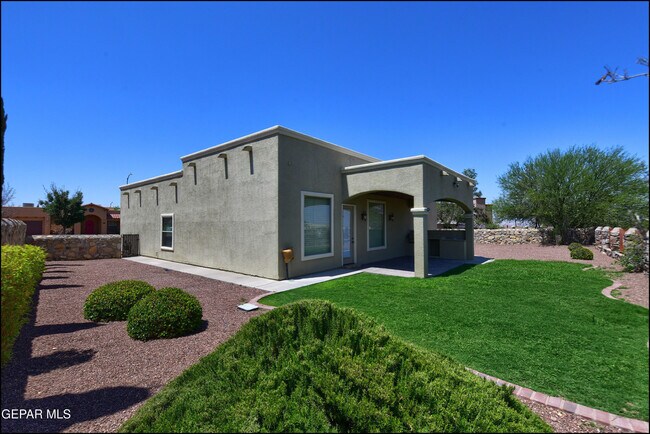 Building Photo - 7379 Black Mesa Dr