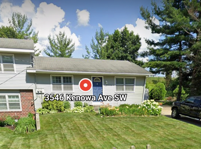 Primary Photo - 3546 Kenowa Ave SW