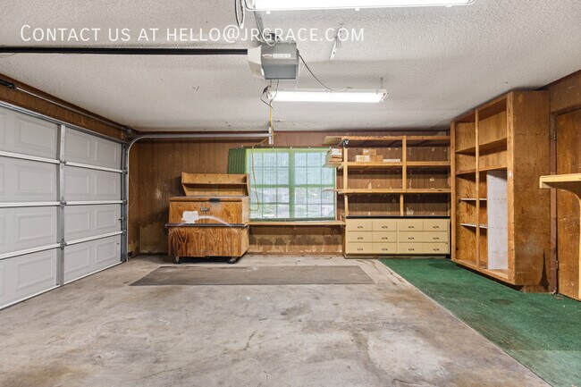 Building Photo - 429 Lindenwood Ln W